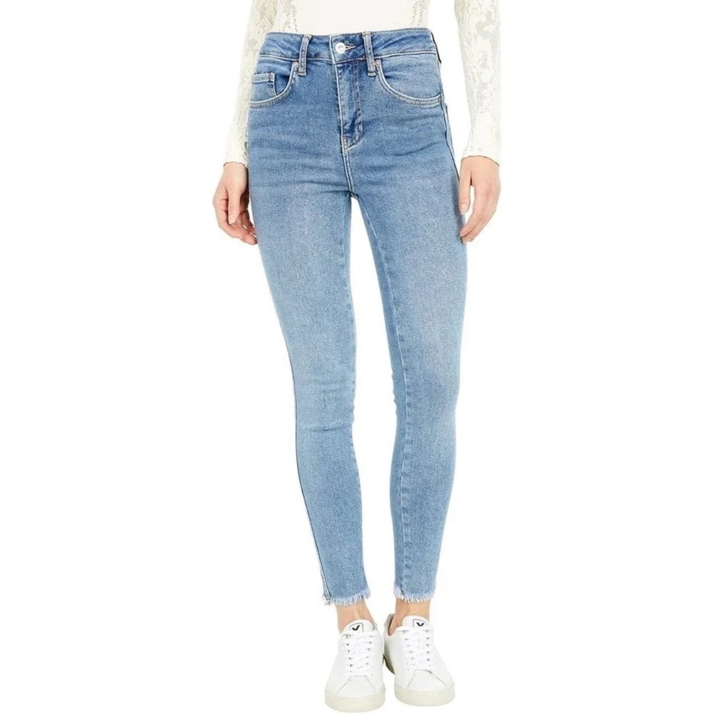 Free People We The Free Light Wash‎ Frayed Hem High-Rise Jeans Size 31